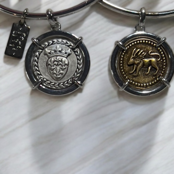 Vintage Elizabeth Taylor 6-Piece Roman Coin Necklace and Bracelet  Set - NIB - Picture 10 of 13